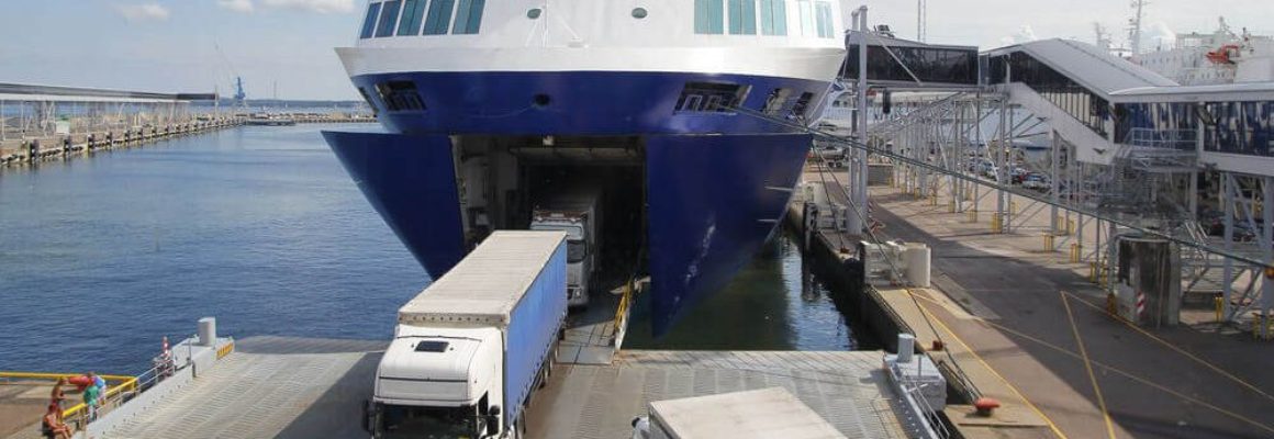 Vrachtwagen aan boord van boot - brexit