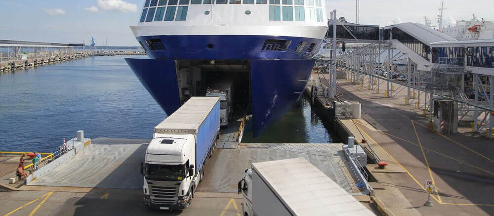 Vrachtwagen aan boord van boot - brexit