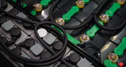 Van Oers Corporate Finance heeft Europese markleider TAB batteries ondersteund bij de overname van R&W traktiebatterijen.
