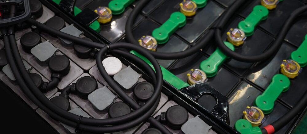 Van Oers Corporate Finance heeft Europese markleider TAB batteries ondersteund bij de overname van R&W traktiebatterijen.