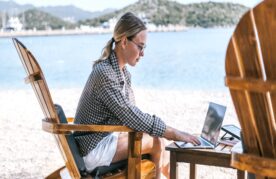 Bereikbaarheid tijdens vakantie: hoe zit het nu echt?